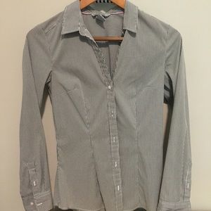 H&M Tops - H&M Gray pinstripe button up shirt H&M Tops - H&M Gray pinstripe button up shirt